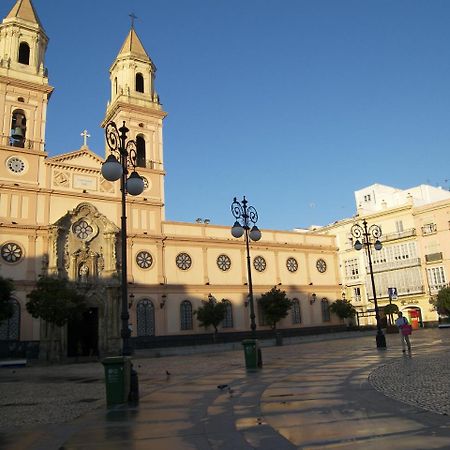 Apartamento 19 Dias Y Muchas Noches Cadiz Ngoại thất bức ảnh
